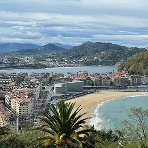 https://usandizaga-apartment-second-line-beach-with-garage.basquecountryhotels.org