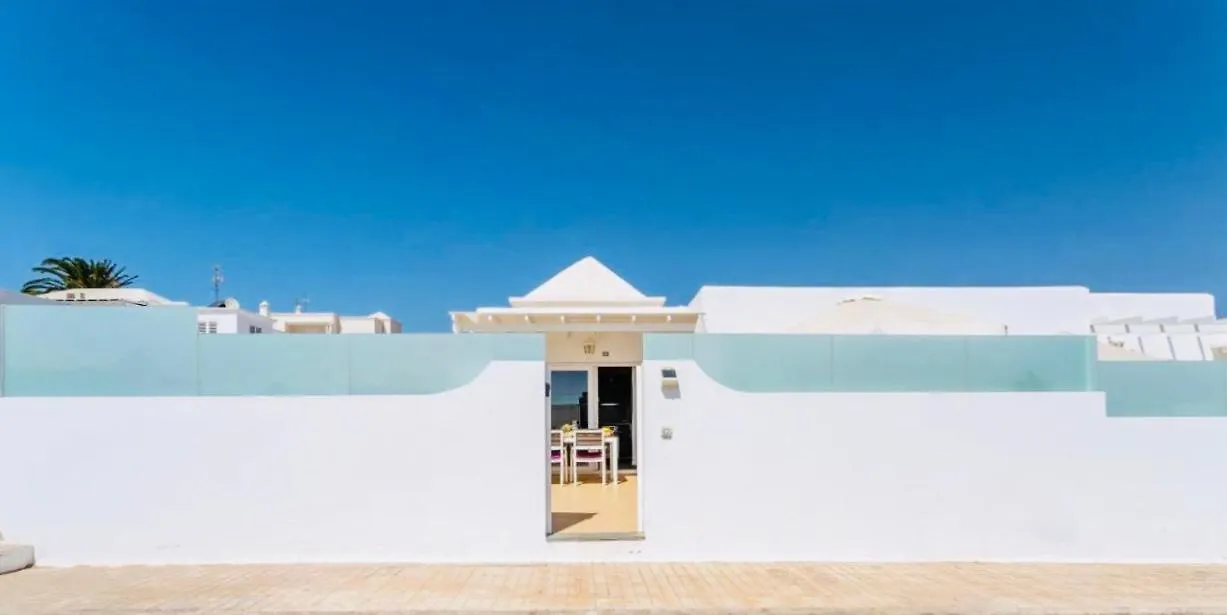 The Little White House, Suite Flower Beach 9 Playa Honda  0*, Playa Honda (Lanzarote) Spain